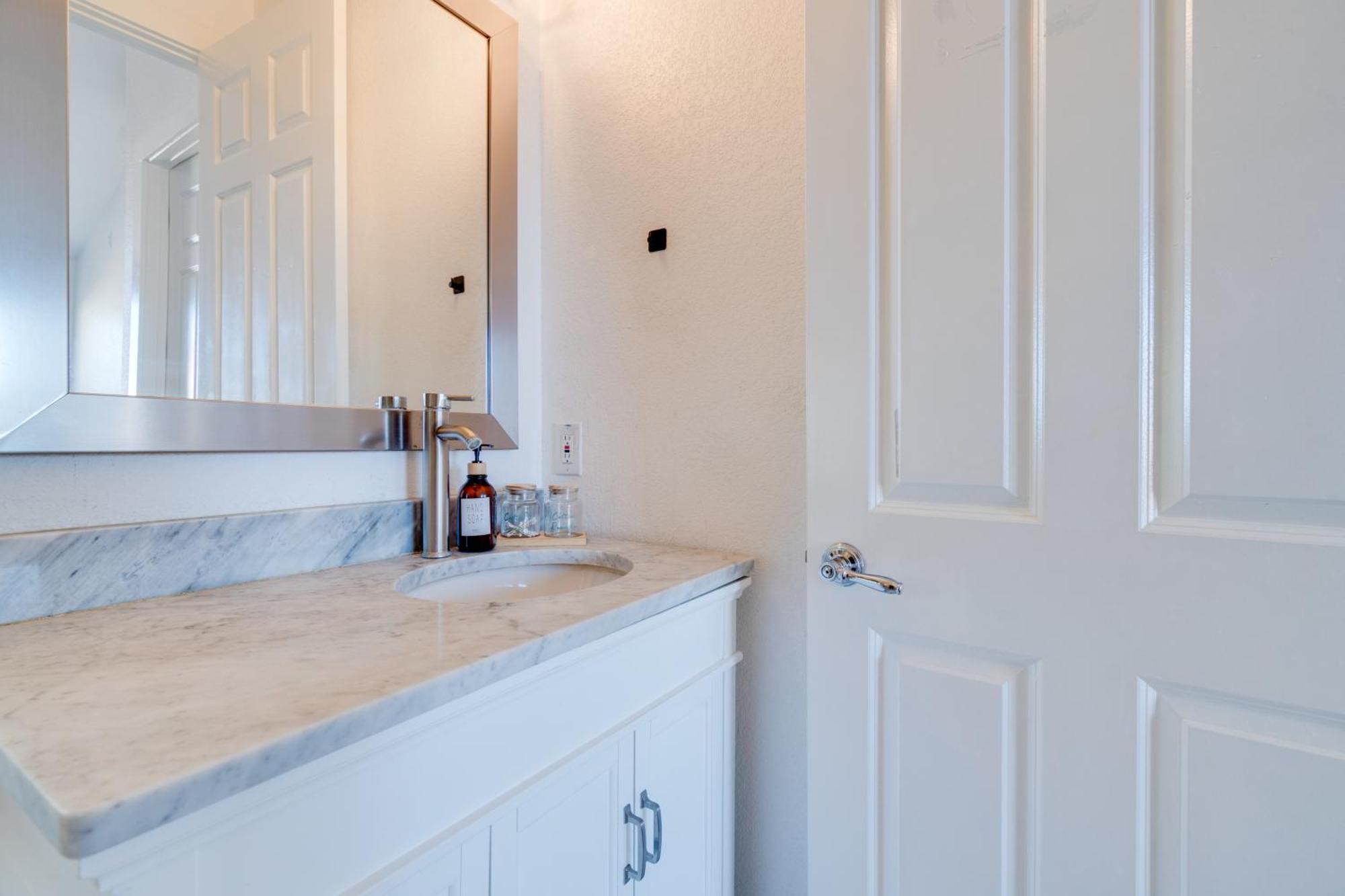 Stylish Near Travis With Entertainment Holiday home Austin