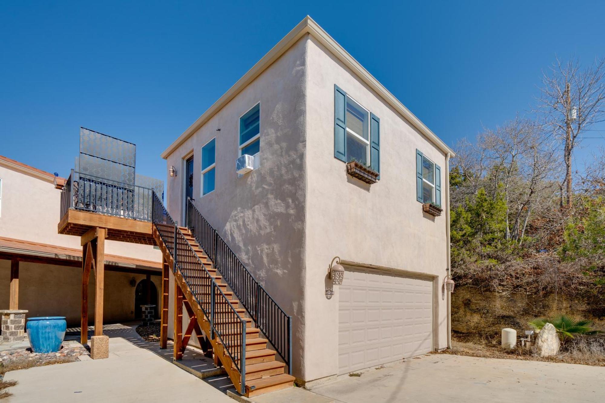 Holiday home Stylish Near Travis With Entertainment *