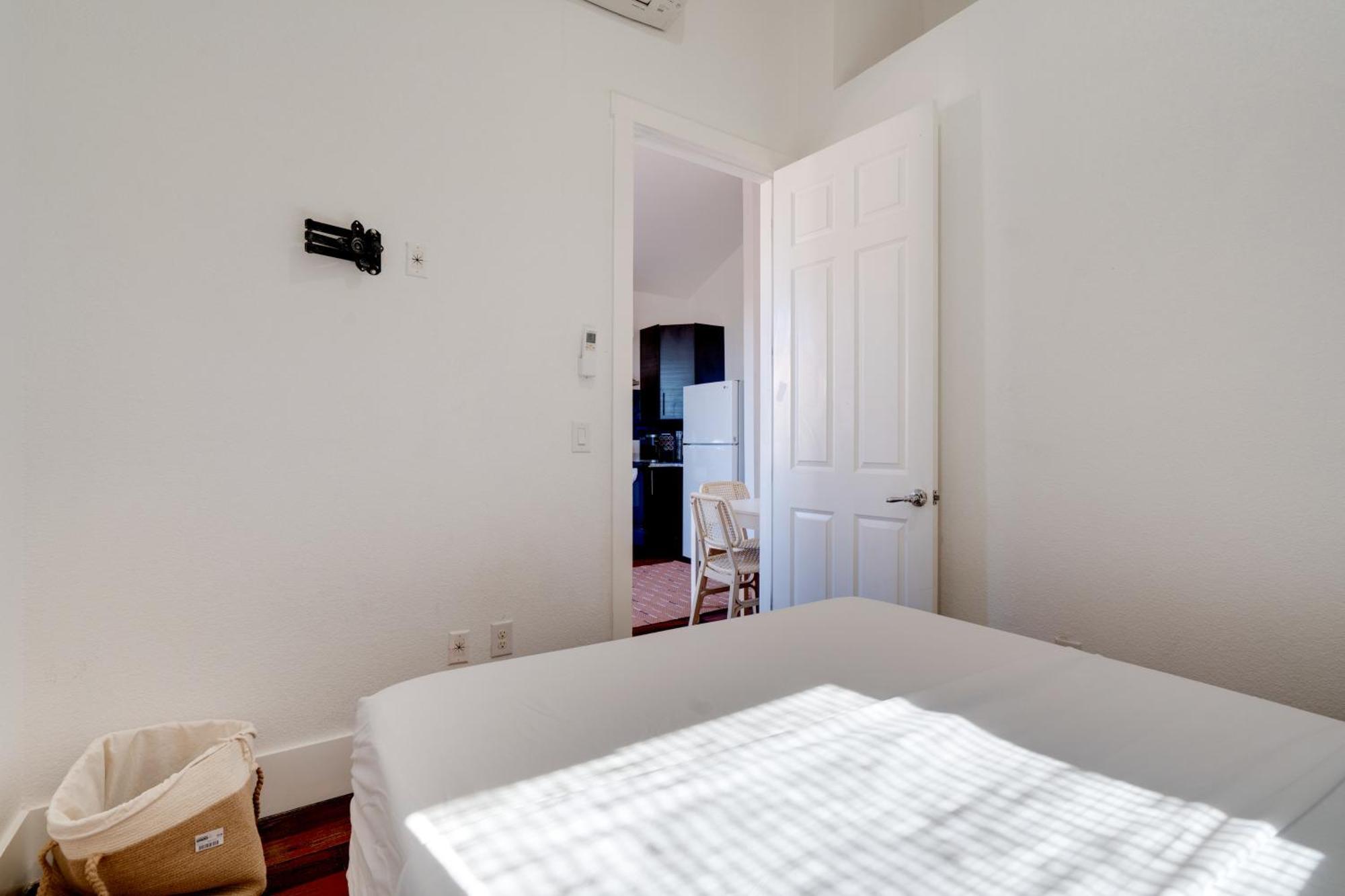 Stylish Near Travis With Entertainment *