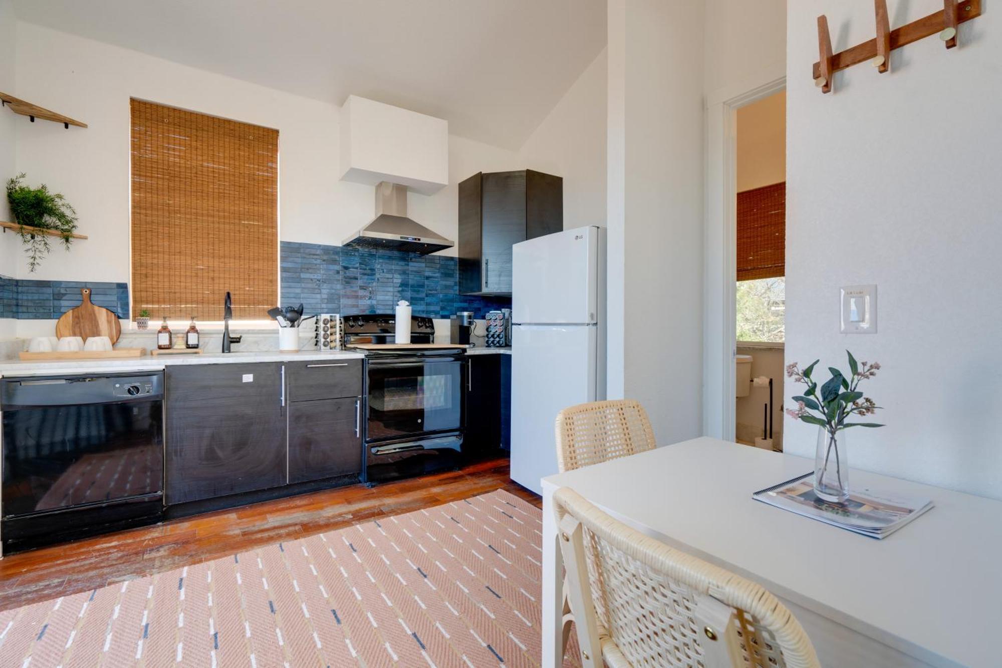 Stylish Near Travis With Entertainment Holiday home Austin
