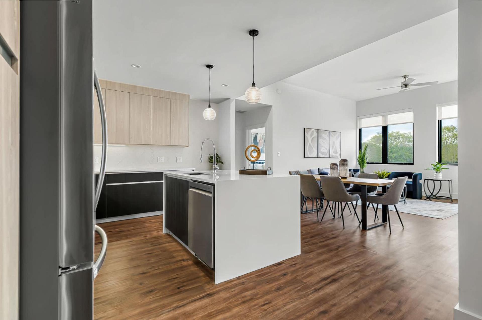 Apartment Upstay New Renos Spacious Near Soco