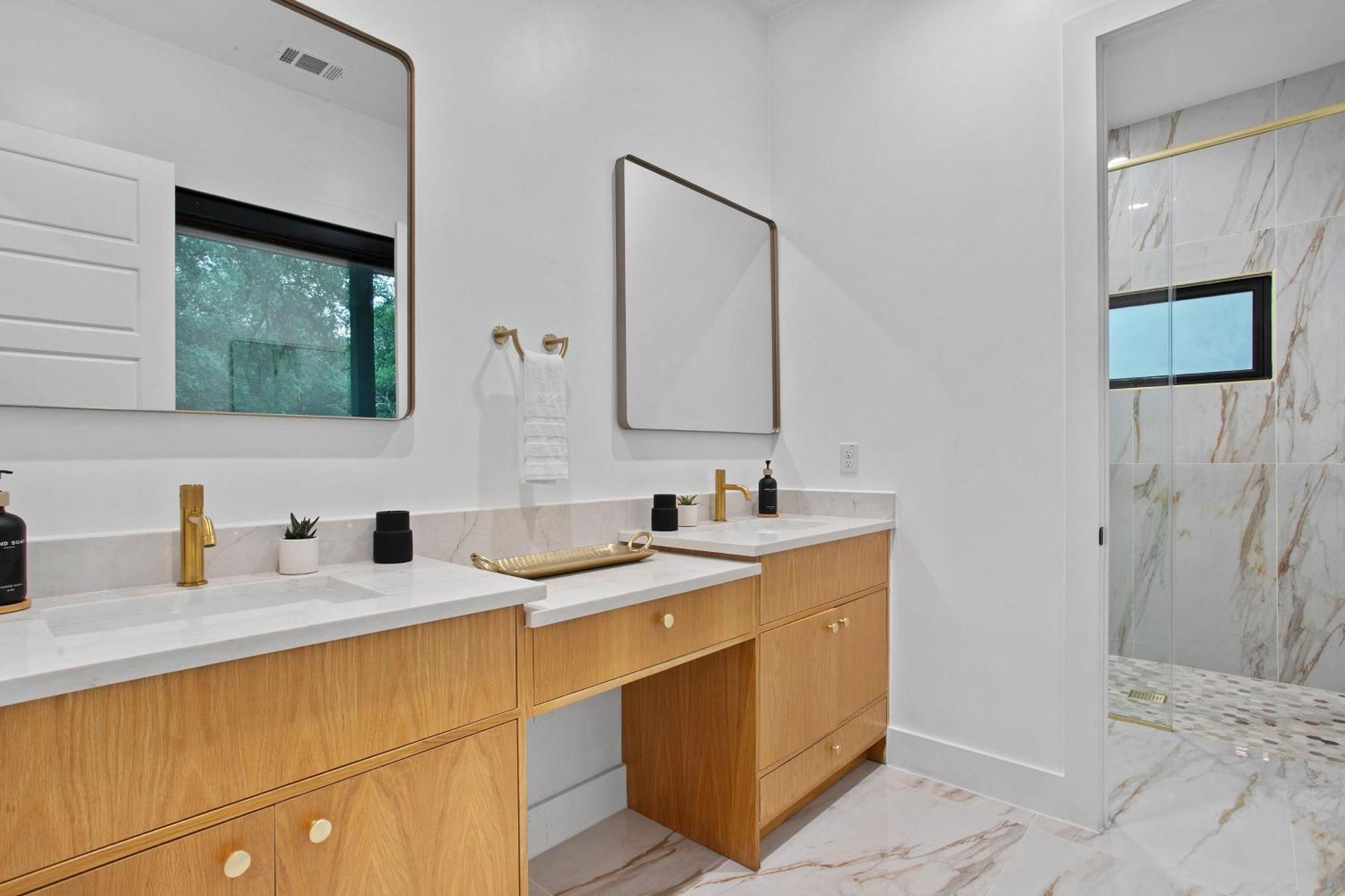 Modern Creekside Townhome Walk To S Lamar A Austin