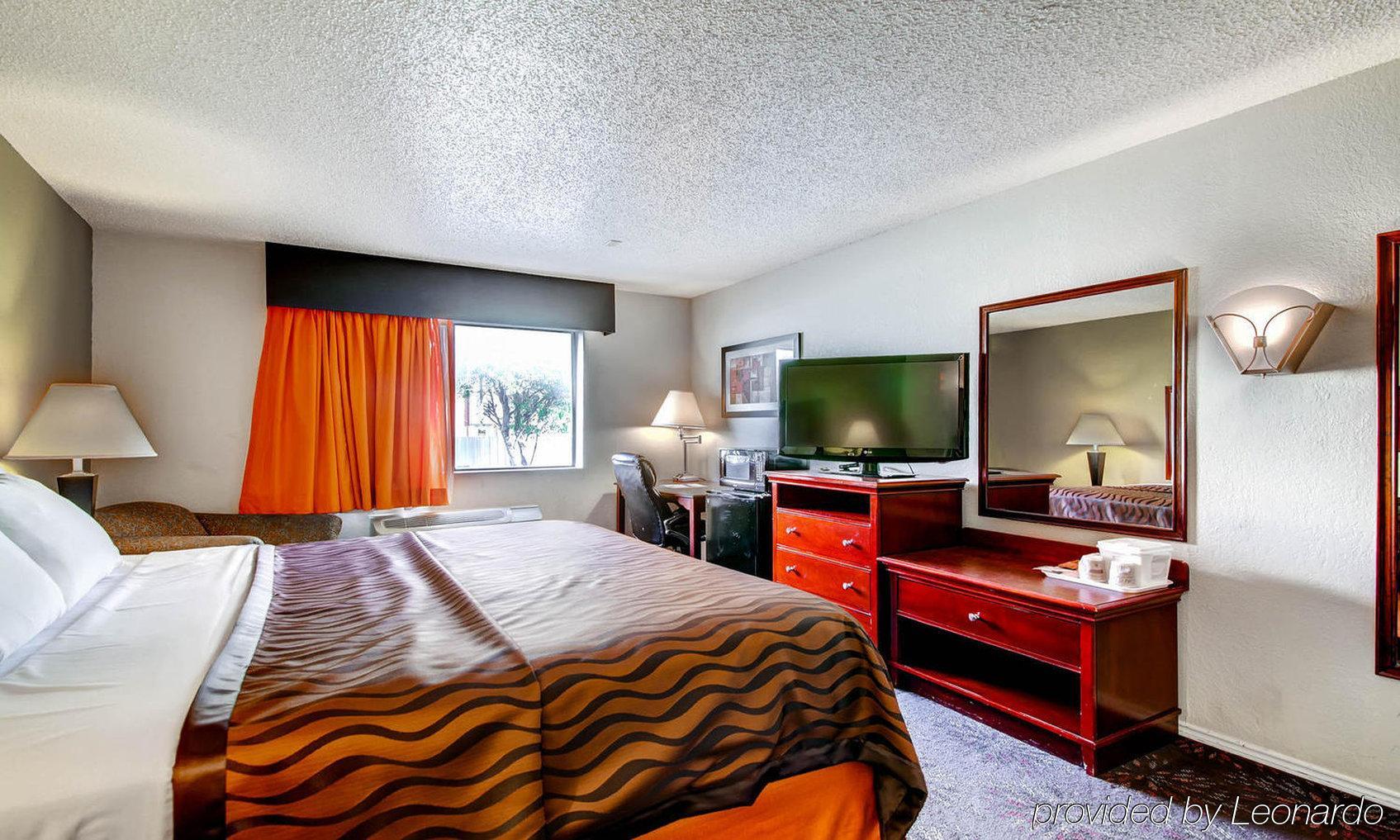 Orangewood And Midtown 2* Austin