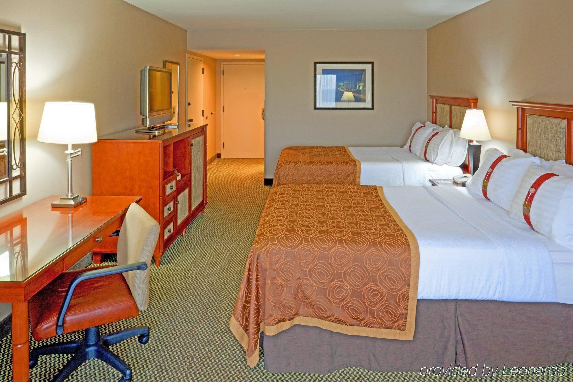 -town By Ihg