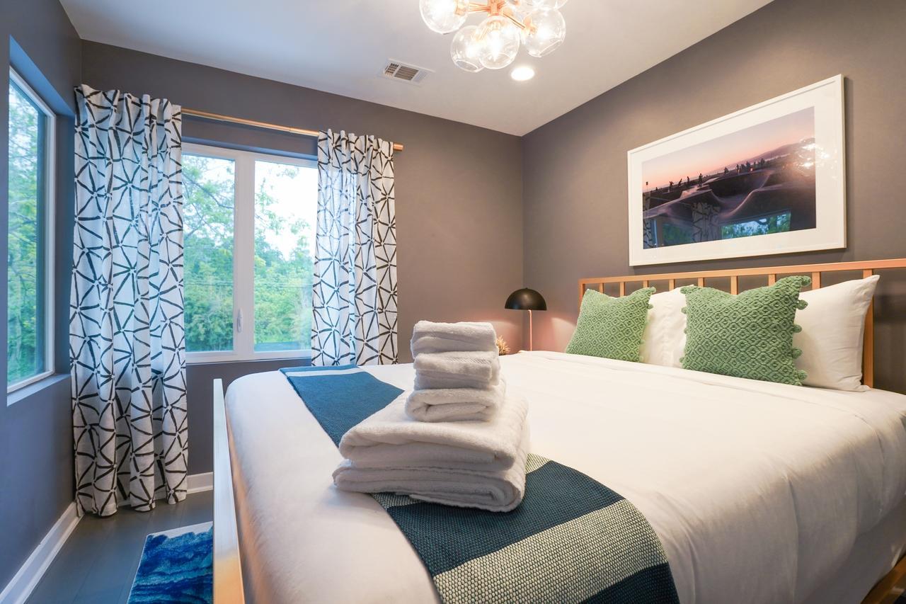 4br/2.5ba Holly Heaven