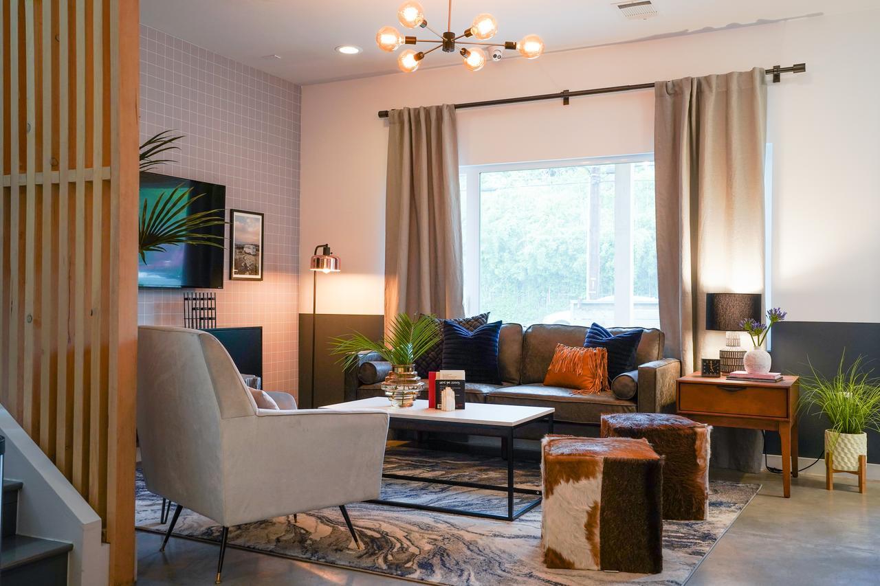 4br/2.5ba Holly Heaven * Austin