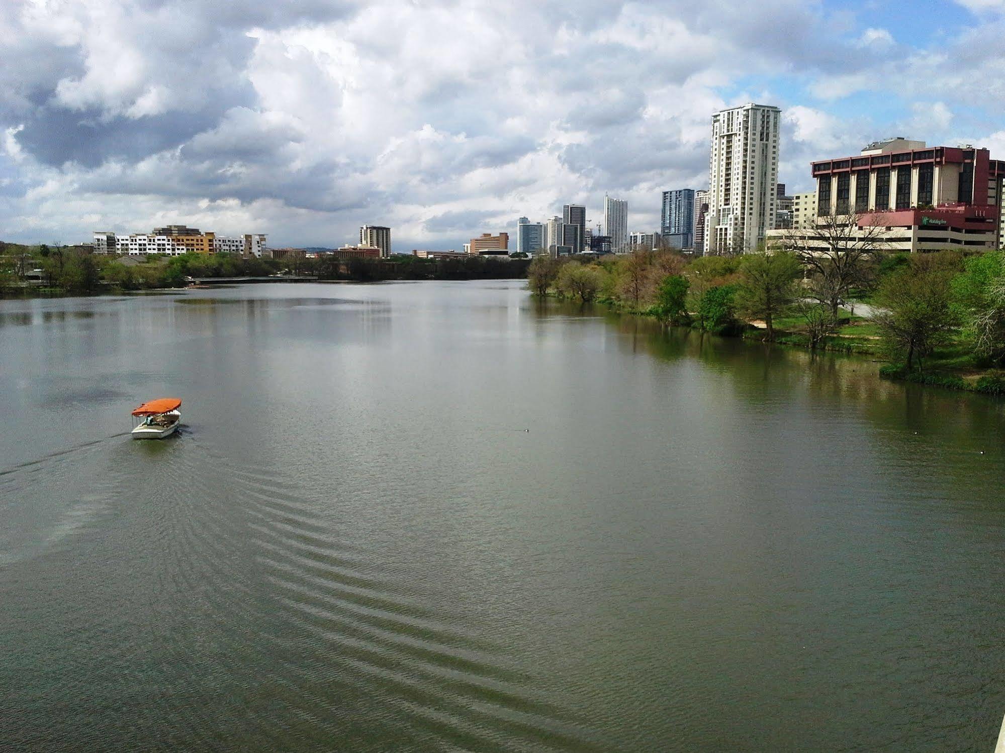 Hotel -town By Ihg Austin