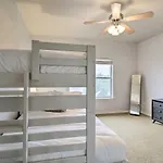 Airy Villa In Austin With Badmintonandvolleyball Court