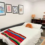 Instagrammable Condo Walkable To All In Austin!