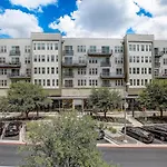 Frontdesk Standard At Domain Northside Apts Austin