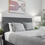 Evonify Stays - Highland - Stylish Furnished Apartments