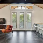 The Soco Studio By Lodgewell - 2 Cute 2 B 4 Gotten