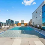 Rainey St -Luxury 1Br - Top Amenities -Rt Pool -17