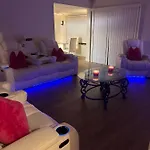 Lux Lounge East