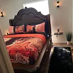 Lux Lounge East