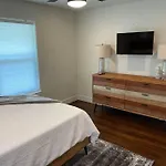 Brentwood De Maria -Cowboy Pool & Dog Friendly