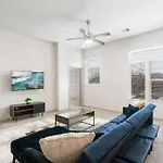 Spacious Lux 2Br 2B Unit In Austin With Pool!
