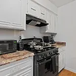 Mins To Downtown - Stunning Austin Haven - Pool