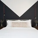 Cozy 2Br Retreat In Dt Austin Pets And Parking!