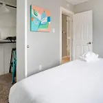 Unbeatable Location - Designer 2Br & Yard
