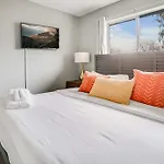 Unbeatable Location - Designer 2Br & Yard