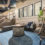 Large Deck & Firepit - Lake Austin Treehouse