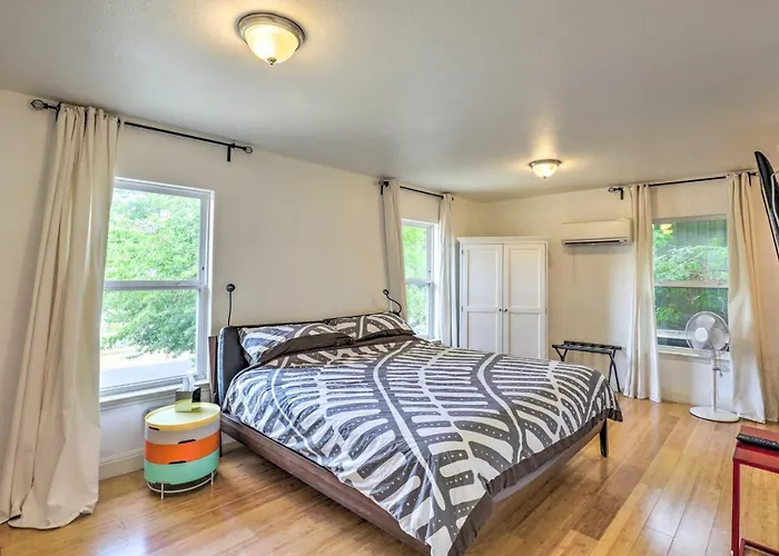 Sun-Lit Studio About 2 Mi To Downtown Austin!