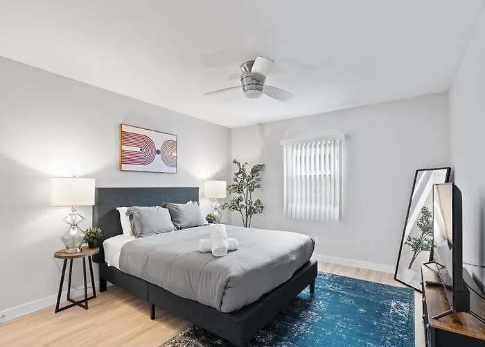 Evonify Stays - Highland - Stylish Furnished Apartments