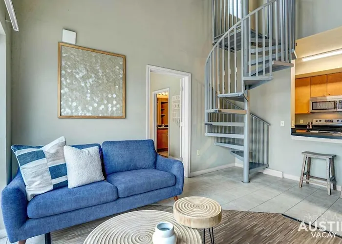 Fun Location Elevator Full Kitchen Laundry