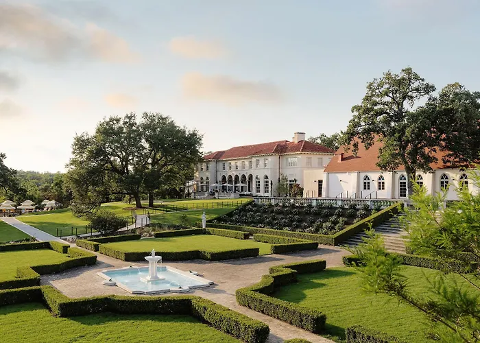 Commodore Perry Estate, Auberge Resorts Collection