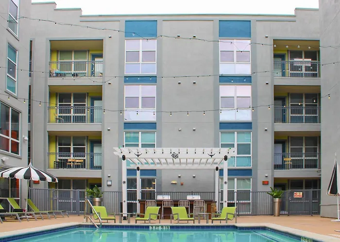 Upstay Condo Games Pool Gym And Bbq