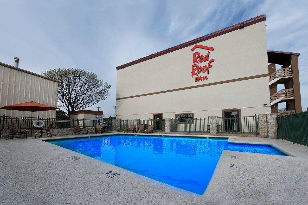 Red Roof North Hotel