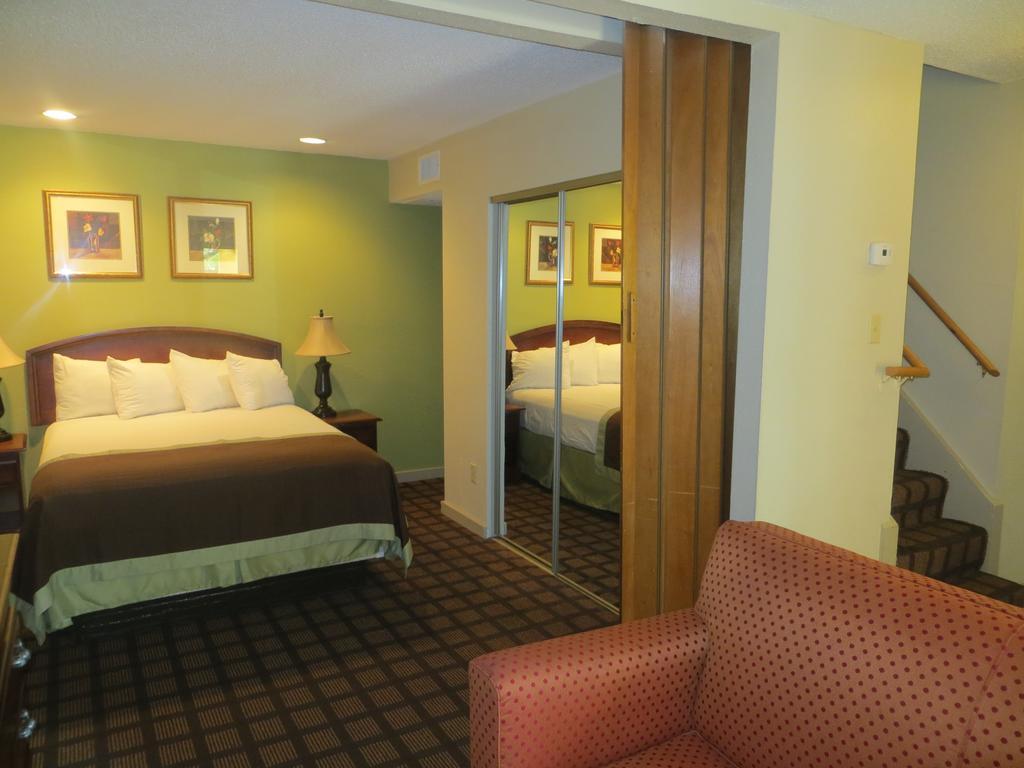 Orangewood Hotel 3*