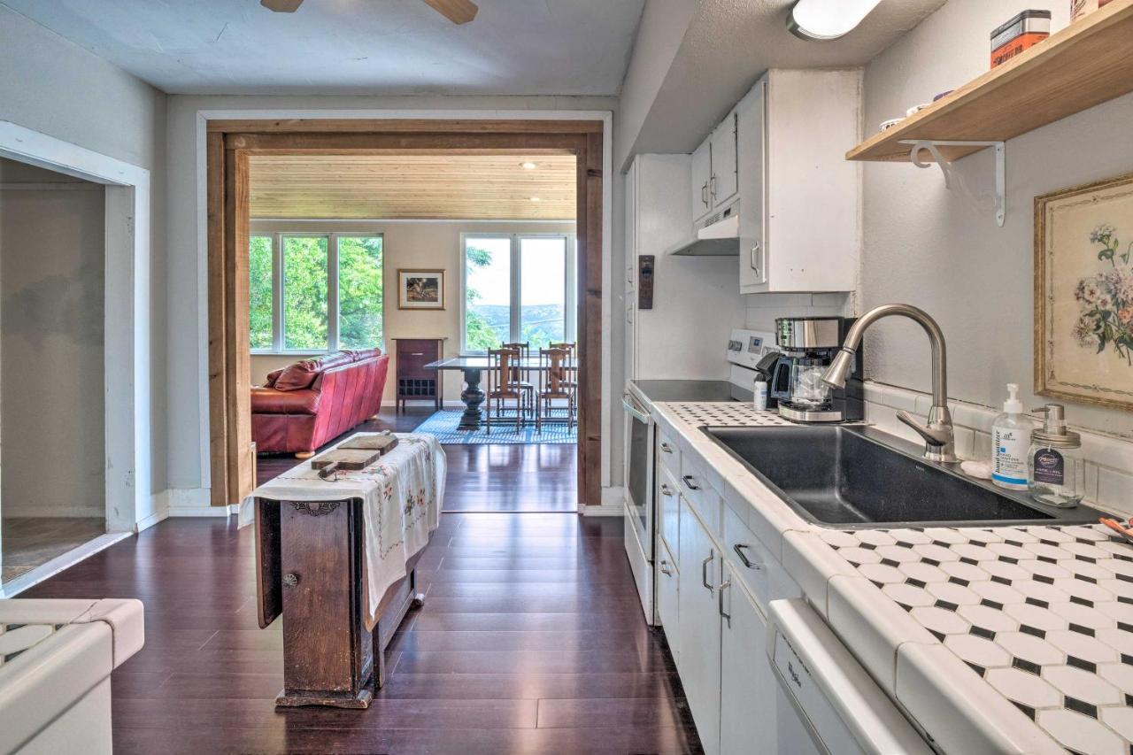Pet-friendly With Deck, Yard, And Views! Holiday home *