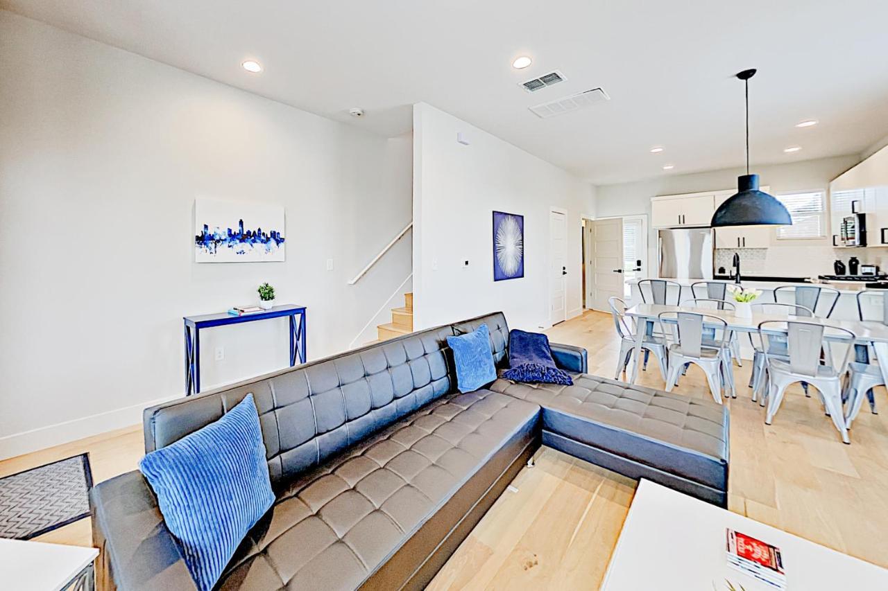 Apartment Blue Blossom Austin