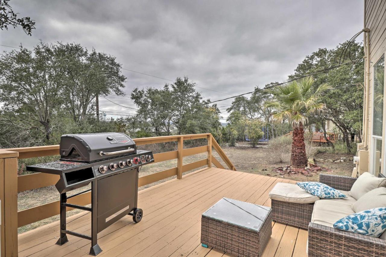 Airy In With Badmintonandvolleyball Court Villa