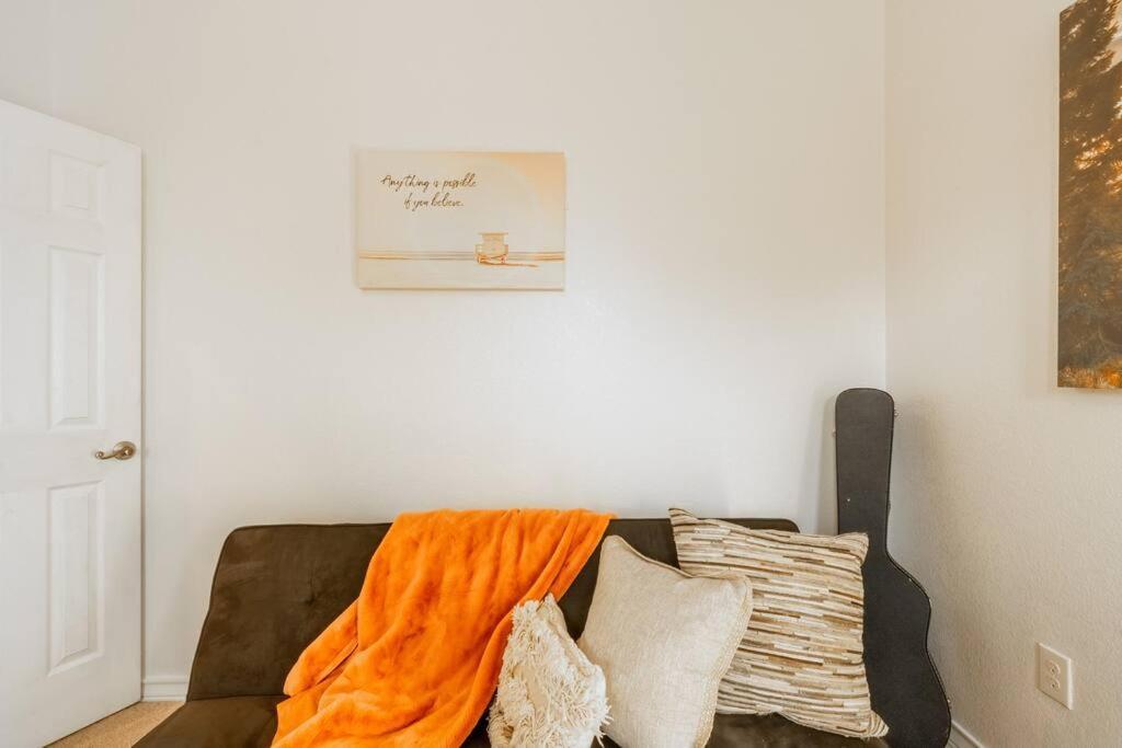 Modern 5 Bedroom With Access To Community Pool * Austin