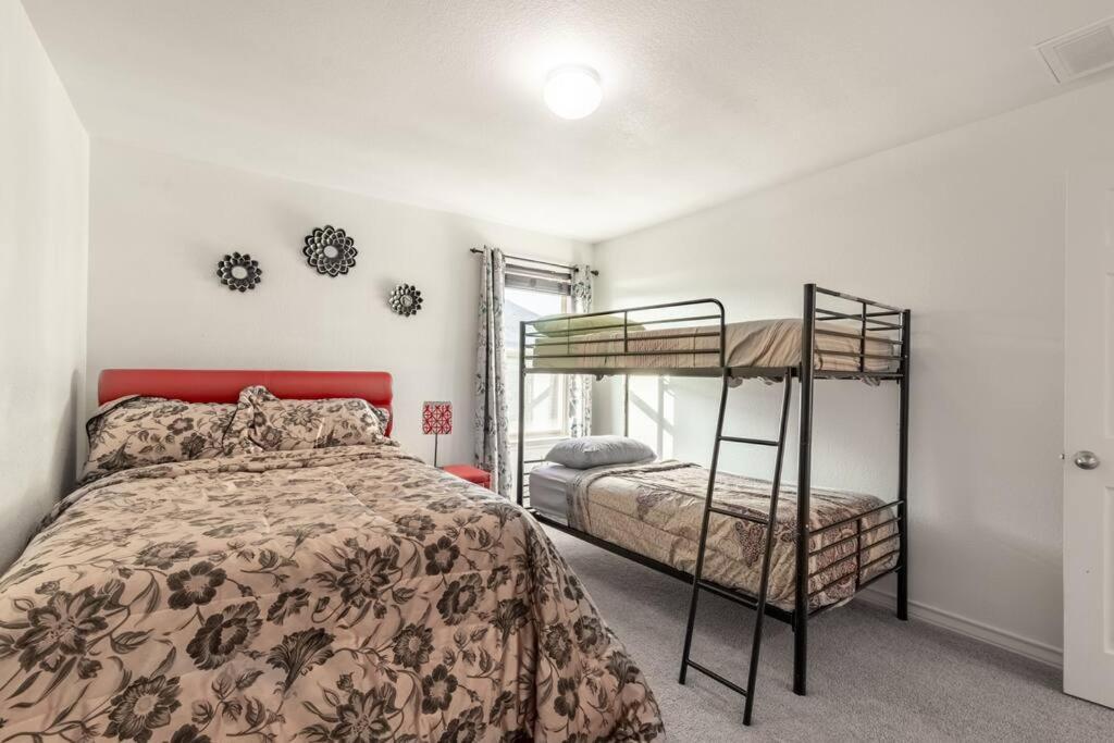 Modern 5 Bedroom With Access To Community Pool * Austin
