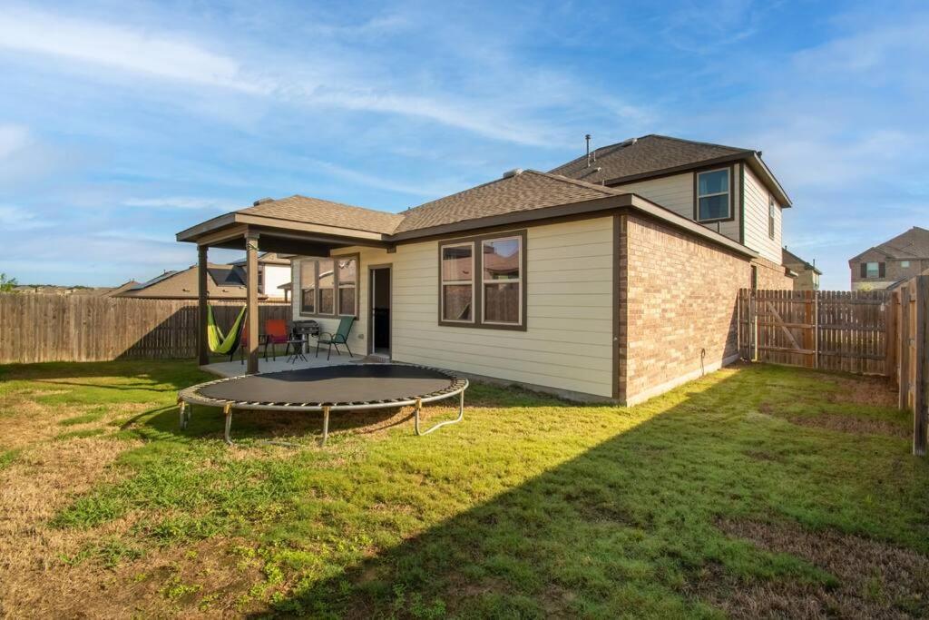 Modern 5 Bedroom With Access To Community Pool * Austin
