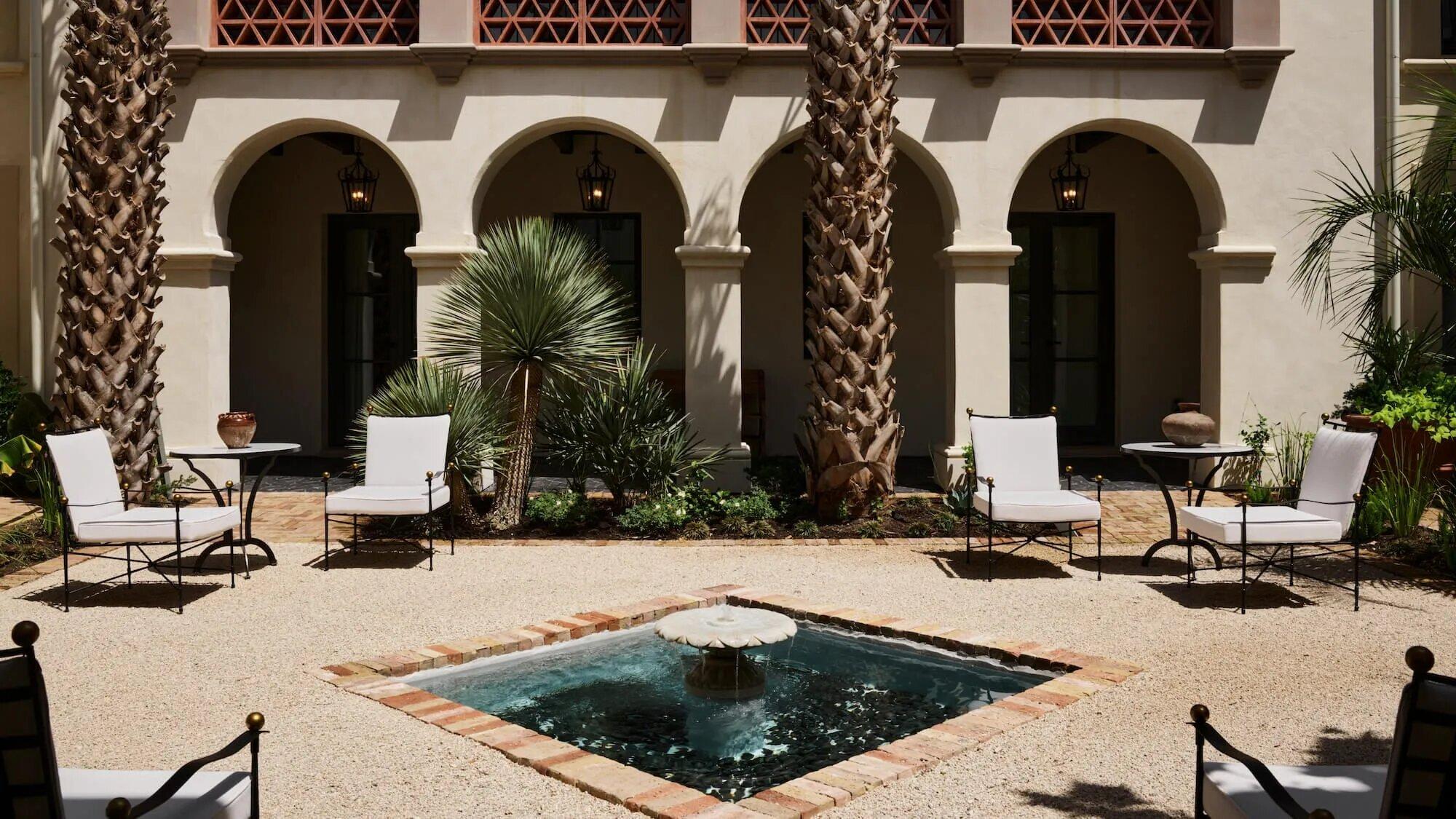 Commodore Perry Estate, Collection Hotel Austin