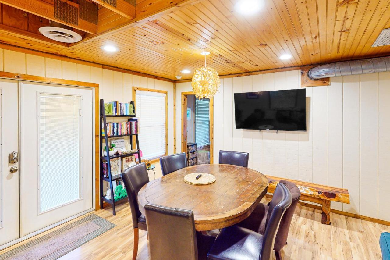 Cabin-style Book House & Writing Barn *