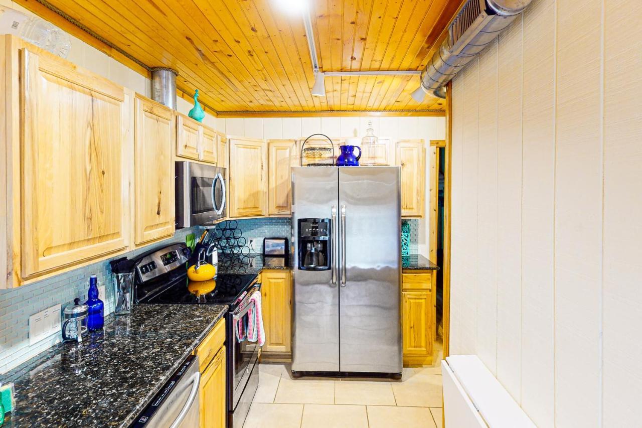 Cabin-style Book House & Writing Barn *