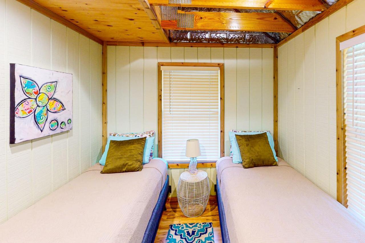 Cabin-style Book House & Writing Barn *