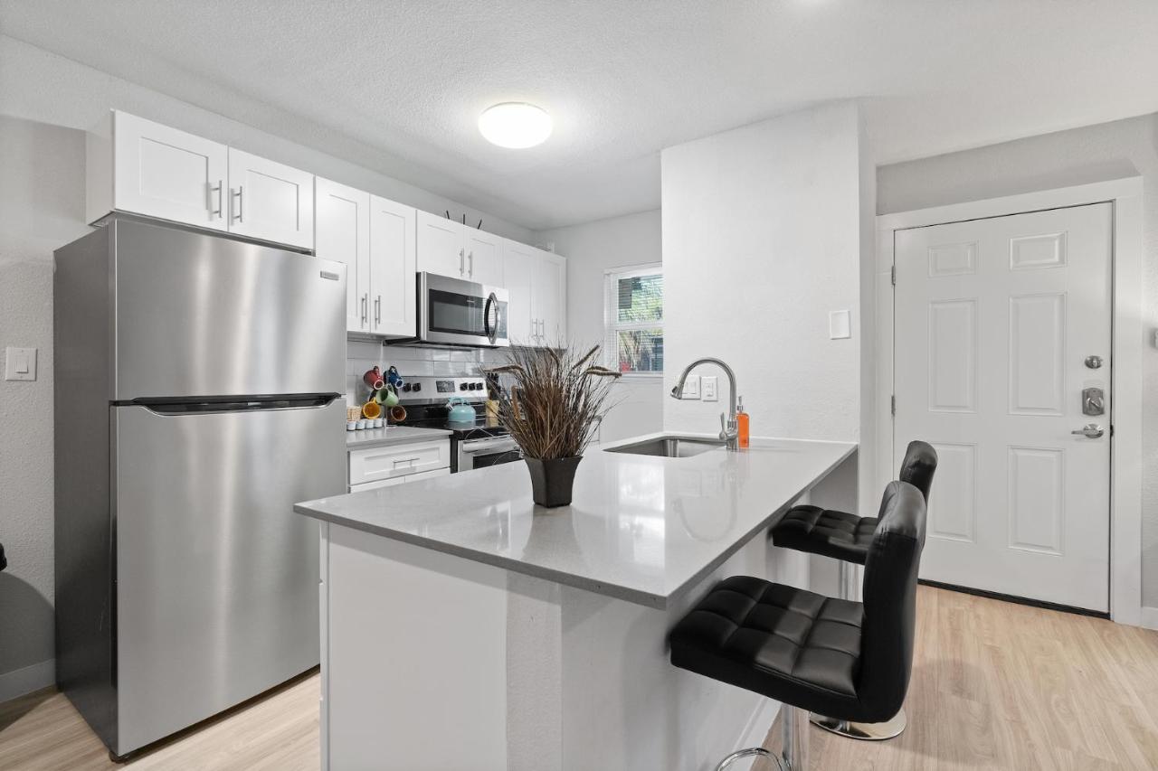 Evonify - Highland - Stylish Furnished Apartment