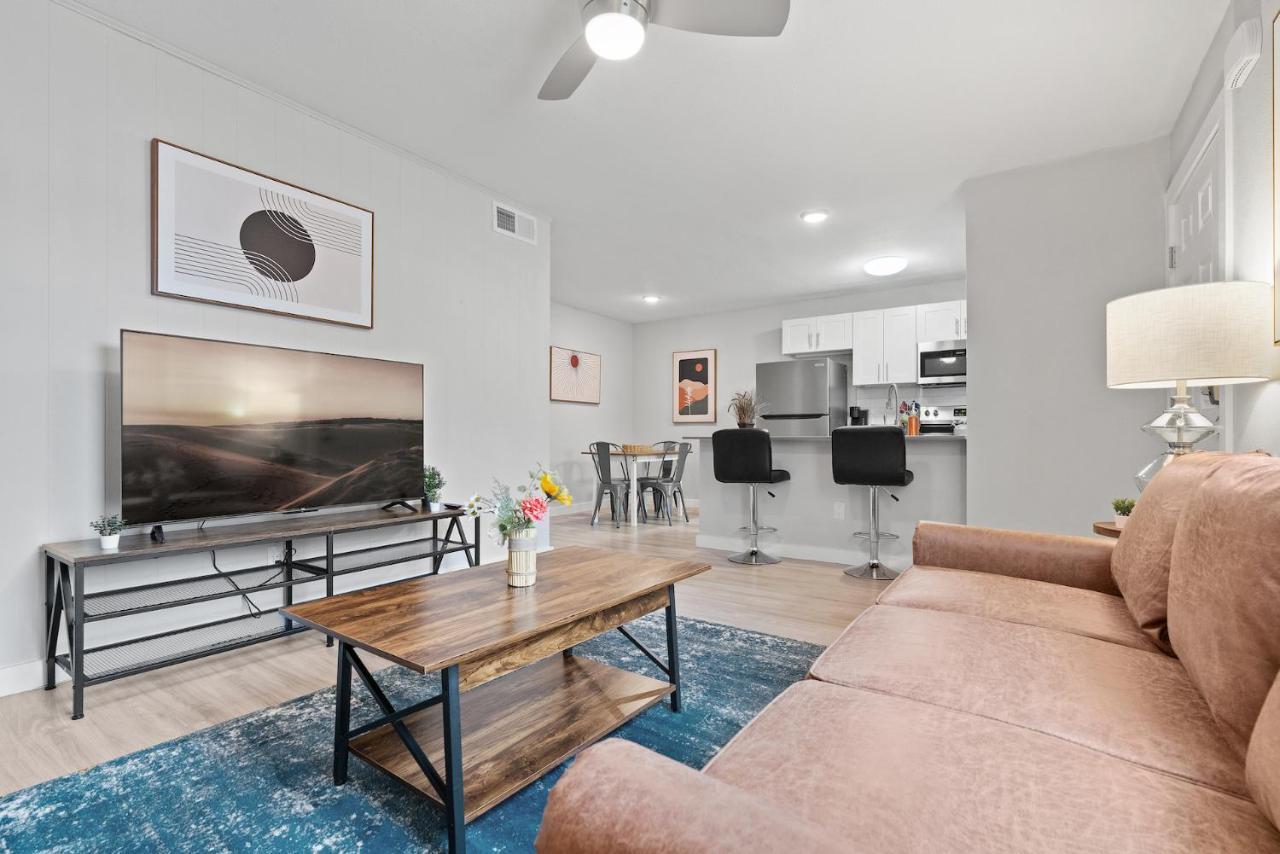 Evonify - Highland - Stylish Furnished Austin