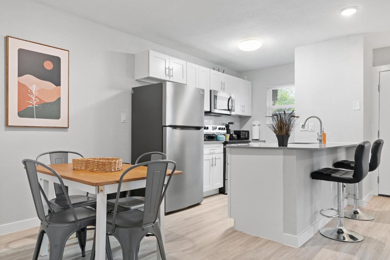 Evonify - Highland - Stylish Furnished Austin