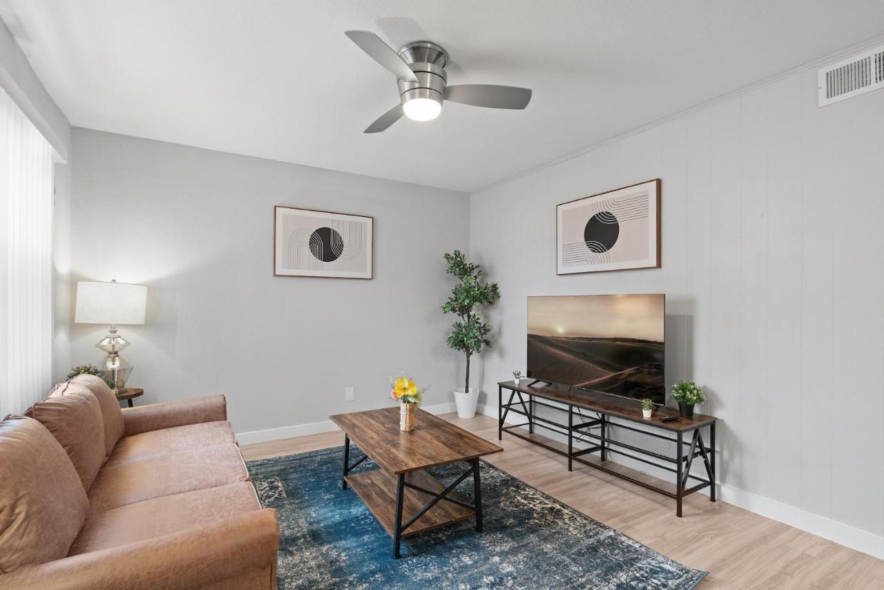 Evonify - Highland - Stylish Furnished Apartment Austin