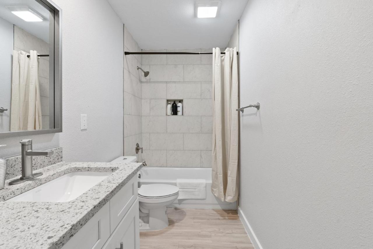 Evonify - Highland - Stylish Furnished * Austin