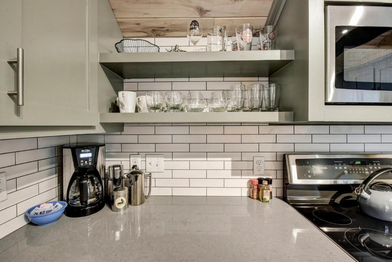 The Soco Studio By Lodgewell - 2 Cute 2 B 4 Gotten * Austin
