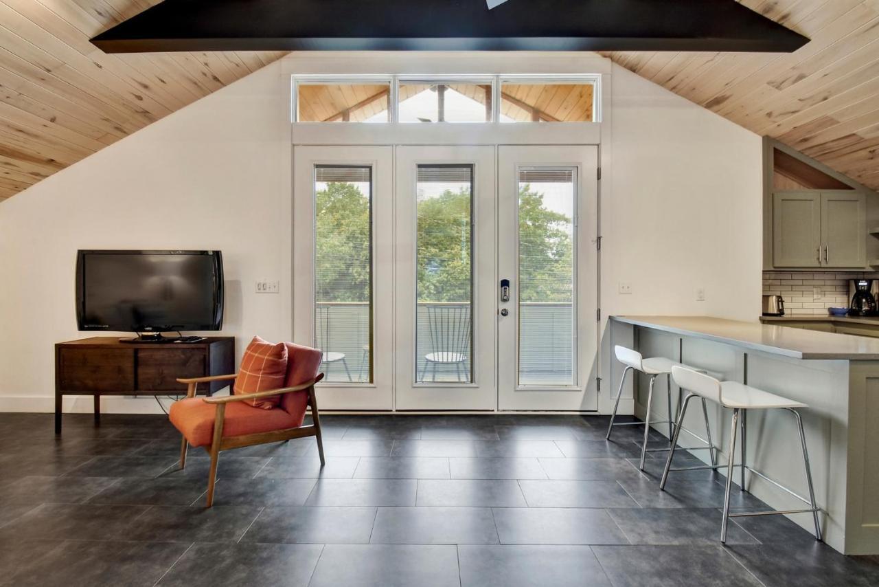The Soco Studio By Lodgewell - 2 Cute 2 B 4 Gotten *